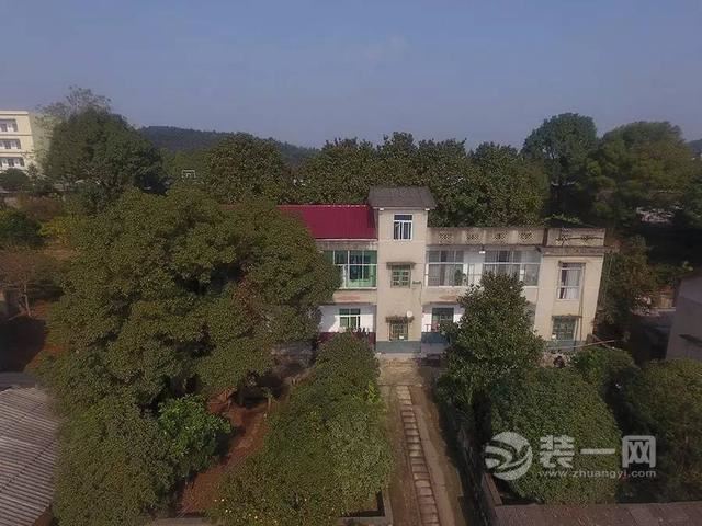 5.5万改造老家旧宅 奇怪的是只有窗户没有门