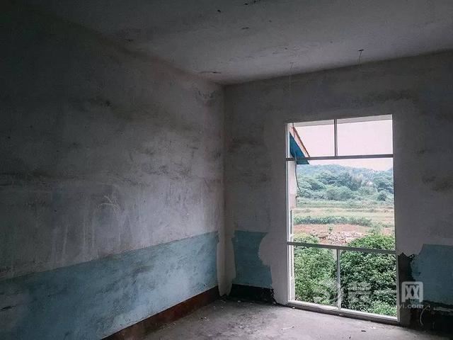 5.5万改造老家旧宅 奇怪的是只有窗户没有门
